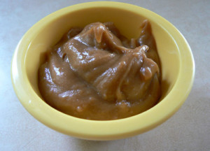 peanut sause in cup